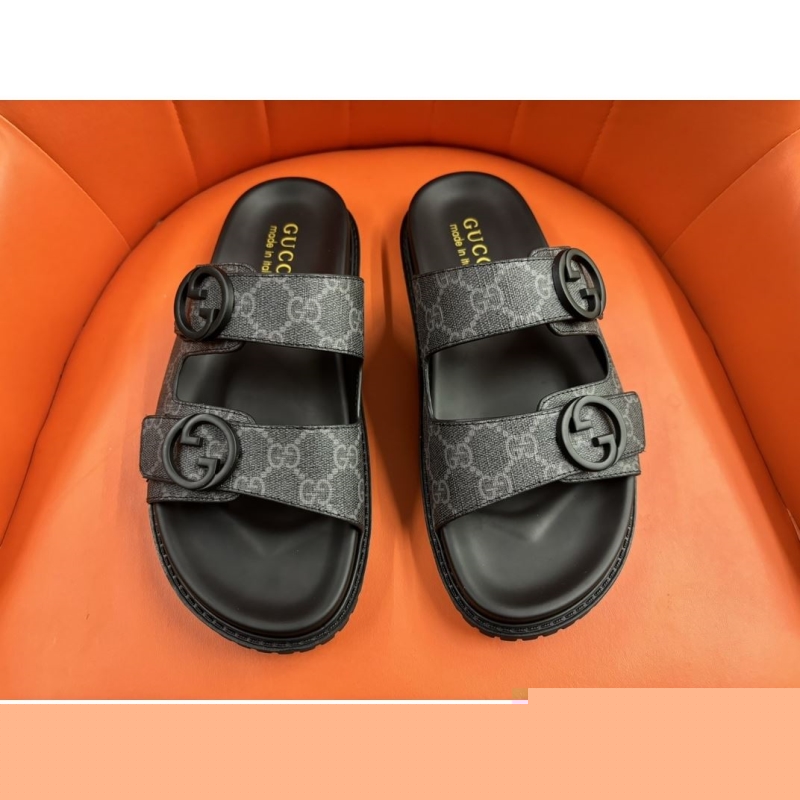 G*u*i slippers